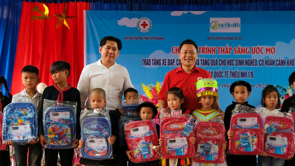 “CHILDREN OF TODAY, THE WORLD OF TOMORROW” IN NA HANG DISTRICT ON THE OCCASION OF JUNE 1